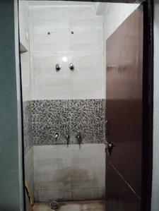 Bathroom Image of 361 Sq.ft 1 BHK Apartment / Flat for rent in Eachachhar Greater Noida for Rs. 15000