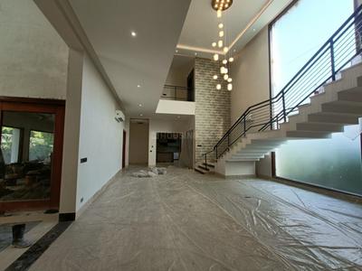 Image of 9000 Sq.ft 5 BHK Villa for sale in Chhattarpur, New Delhi for Rs. 150000000