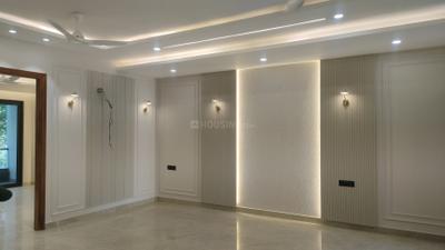 Living Room Image of 2200 Sq.ft 3 BHK Builder Floor for sale in BPTP Amstoria , Sector 102 Gurgaon for Rs. 30000000