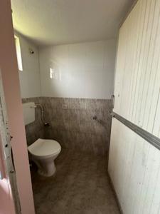 Bathroom Image of 1200 Sq.ft 2 BHK Builder Floor for rent in Sanquelim Goa for Rs. 15000