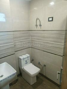 Bathroom Image of 900 Sq.ft 3 BHK Builder Floor for rent in Uttam Nagar New Delhi for Rs. 20006
