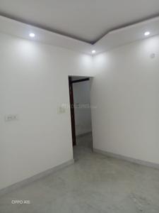 Bedroom Image of 850 Sq.ft 2 BHK Builder Floor for sale in Shalimar Bagh New Delhi for Rs. 8000000