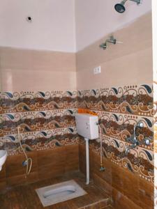 Bathroom Image of 1500 Sq.ft 2 BHK Builder Floor for rent in Chinhat Lucknow for Rs. 14000
