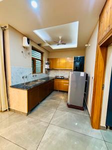 Kitchen Image of 2200 Sq.ft 3 BHK Builder Floor for rent in Parsvnath Parsvnath Greens, Mubarakpur Dera Bassi for Rs. 30000