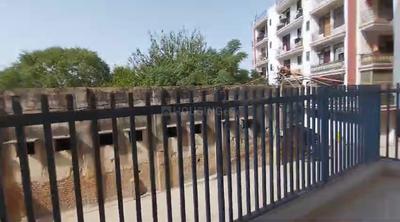 Balcony Image of 810 Sq.ft 2 BHK Apartment / Flat for sale in DLF Farms New Delhi for Rs. 3500000