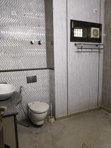 Common Bathroom Two Image of 2000 Sq.ft 5 BHK Apartment / Flat for sale in KG-III New Delhi for Rs. 22500000