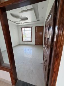 Bathroom Image of 2200 Sq.ft 3 BHK Independent House for rent in Noida Extension Greater Noida for Rs. 32000