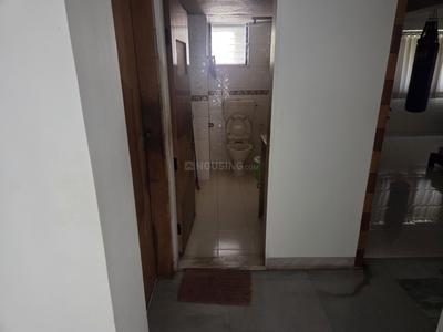 Bathroom Image of 1290 Sq.ft 3 BHK Apartment / Flat for sale in Lokhandwala Breeze Apartment, Andheri West Mumbai for Rs. 45000000