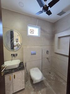 Bathroom Image of 900 Sq.ft 2 BHK Independent House for rent in Rajouri Garden New Delhi for Rs. 37000