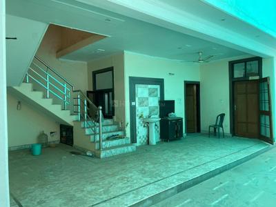 Image of 3200 Sq.ft 3 BHK Independent House for rent in Wave City, Ghaziabad for Rs. 28000