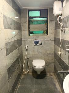Common Bathroom Image of 900 Sq.ft 2 BHK Apartment / Flat for rent in Dynamix Divum, Malad East Mumbai for Rs. 75000