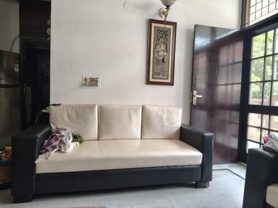 Bedroom Image of 1400 Sq.ft 3 BHK Builder Floor for rent in Jaipuria Sunrise Enclave, Kaushambi Ghaziabad for Rs. 45000