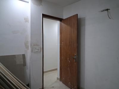 Bedroom Image of 1950 Sq.ft 4 BHK Apartment / Flat for sale in First Golden Residency by First Villa LLP, Sector 104 Noida for Rs. 9000000
