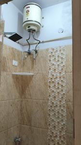 Bathroom Image of 700 Sq.ft 2 BHK Apartment / Flat for rent in Chhattarpur New Delhi for Rs. 15000
