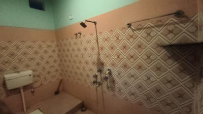 Bathroom Image of 600 Sq.ft 2 BHK Independent House for rent in Madhubani Purnea for Rs. 7000