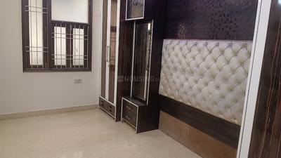 Bedroom Image of 900 Sq.ft 2 BHK Builder Floor for rent in Sector 16 Rohini New Delhi for Rs. 22000
