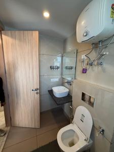 Bathroom Image of 400 Sq.ft 1 RK Independent House for rent in DLF Phase 3 Gurgaon for Rs. 33000
