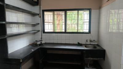 Kitchen Image of 900 Sq.ft 2 BHK Apartment / Flat for rent in Kothrud Pune for Rs. 30000