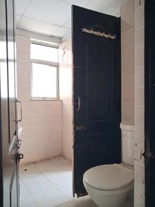 Common Bathroom Image of 1325 Sq.ft 3 BHK Apartment / Flat for rent in Amrapali Zodiac, Sector 120 Noida for Rs. 27000