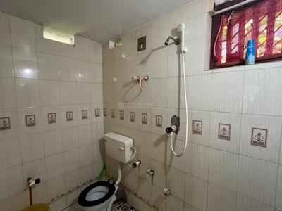 Bathroom Image of 1800 Sq.ft 4 BHK Independent House for rent in Karakkunnathu Kozhikode for Rs. 10000