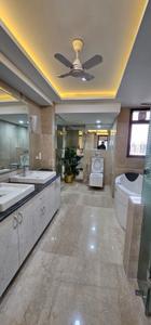 Bathroom Image of 7100 Sq.ft 4.5 BHK Apartment / Flat for sale in DLF Phase 3 Gurgaon for Rs. 150000000