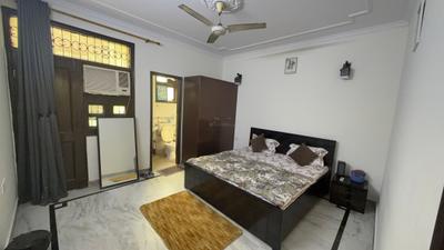 Bedroom Image of 1800 Sq.ft 3 BHK Builder Floor for sale in Patel Nagar New Delhi for Rs. 21000000