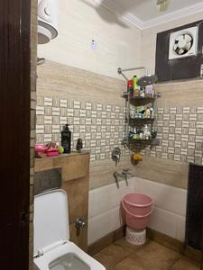 Bathroom Image of 1400 Sq.ft 3 BHK Builder Floor for rent in Janakpuri New Delhi for Rs. 55000