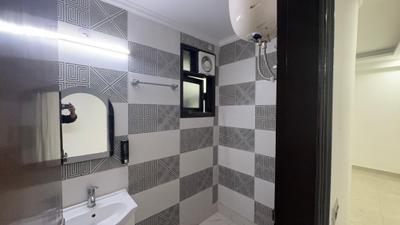 Bathroom Image of 500 Sq.ft 1 BHK Apartment / Flat for rent in Sangam Apartment, Chhattarpur New Delhi for Rs. 17000
