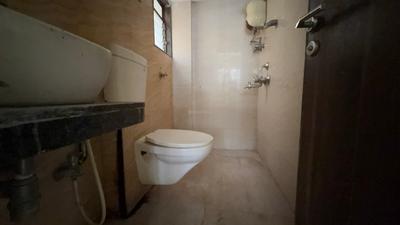 Evershine Avenue Bathroom One 3