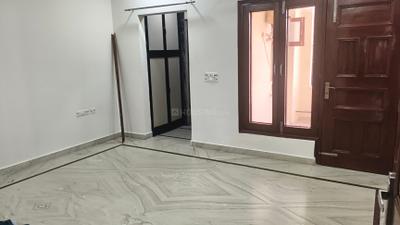Bedroom Image of 2150 Sq.ft 2 BHK Builder Floor for rent in Sector 105 Noida for Rs. 40000