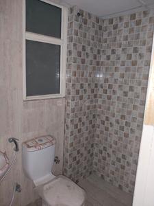Bathroom Image of 850 Sq.ft 2 BHK Apartment / Flat for sale in Mahagun Mantra II, Noida Extension Greater Noida for Rs. 6200000