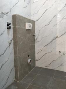 Common Bathroom Image of 950 Sq.ft 2 BHK Apartment / Flat for sale in Shalimar Garden Ghaziabad for Rs. 4800000