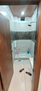 Bathroom Image of 955 Sq.ft 3 BHK Apartment / Flat for sale in Kohefiza Bhopal for Rs. 7000000