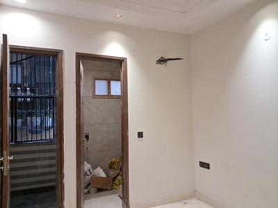 Bedroom Image of 900 Sq.ft 3 BHK Builder Floor for sale in Paschim Vihar New Delhi for Rs. 19000000