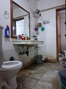 Common Bathroom Image of 1500 Sq.ft 3 BHK Builder Floor for rent in Sector 44 Noida for Rs. 80000