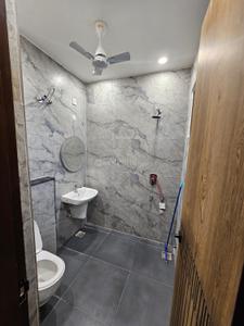 Bathroom Image of 1050 Sq.ft 2 BHK Apartment / Flat for rent in Alliance The Eminence, Gazipur Zirakpur for Rs. 29000