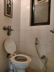 Common Bathroom Image of 950 Sq.ft 2 BHK Apartment / Flat for rent in Hiranandani Carrara Apartment, Hiranandani Estate Thane for Rs. 45000