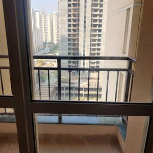 Balcony Image of 978 Sq.ft 2 BHK Apartment / Flat for rent in Jaypee Kosmos, Sector 134 Noida for Rs. 33000