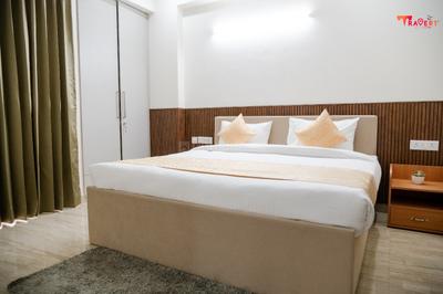 Bedroom Image of 700 Sq.ft 1 BHK Builder Floor for rent in Sector 54 Gurgaon for Rs. 64000