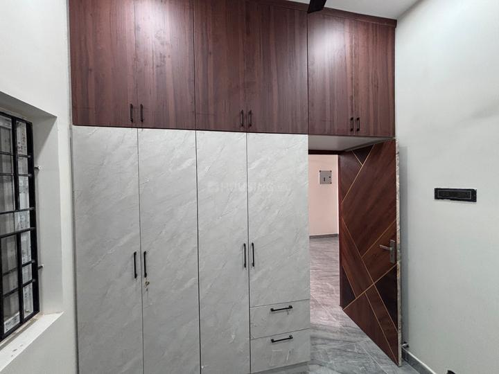 Paruthippattu, Avadi Bedroom 1