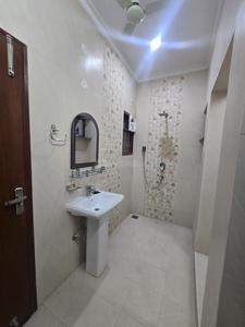 Bathroom Image of 1250 Sq.ft 2 BHK Apartment / Flat for sale in DDA Flats Sarita Vihar, Sarita Vihar New Delhi for Rs. 25100000