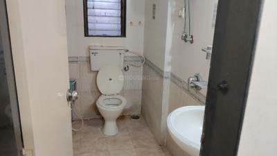 Bathroom Image of 620 Sq.ft 1 BHK Apartment / Flat for rent in Seth Heights, Chembur Mumbai for Rs. 52000