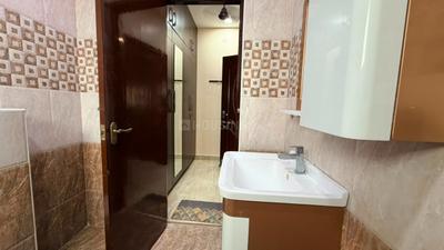 Bathroom Image of 2400 Sq.ft 3 BHK Duplex for rent in Saidapet Chennai for Rs. 115000