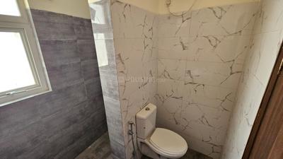 Bathroom Image of 2077 Sq.ft 3 BHK Apartment / Flat for sale in Umang Winter Hills, Sector 77 Gurgaon for Rs. 21000000