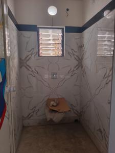 Bathroom Image of 750 Sq.ft 2 BHK Apartment / Flat for rent in Bansdroni Kolkata for Rs. 12000