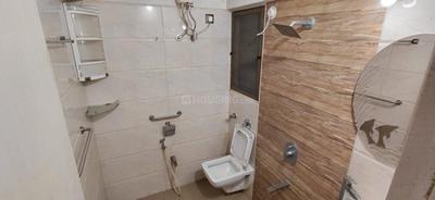 Bathroom Image of 1100 Sq.ft 3 BHK Apartment / Flat for rent in Santacruz East Mumbai for Rs. 130000