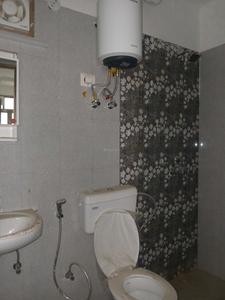 Common Bathroom Image of 800 Sq.ft 2 BHK Apartment / Flat for sale in Pareena Om Apartments by Pareena Infrastructure Builders, Sector 112 Gurgaon for Rs. 6300000