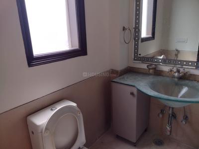 Bathroom Image of 1800 Sq.ft 4 BHK Builder Floor for sale in Safdarjung Enclave New Delhi for Rs. 60000000
