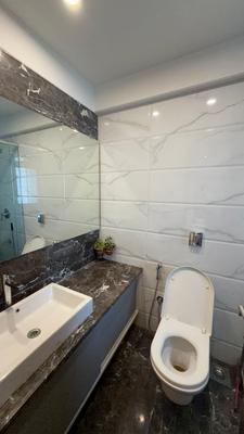Image of 850 Sq.ft 2 BHK Apartment / Flat for rent in Khar West, Mumbai for Rs. 240000