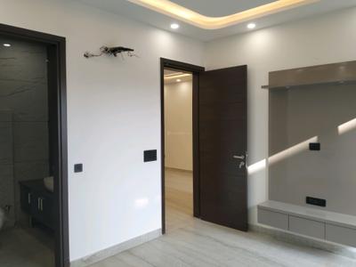 Bedroom Image of 1440 Sq.ft 3 BHK Builder Floor for sale in Mukherjee Nagar New Delhi for Rs. 21000000
